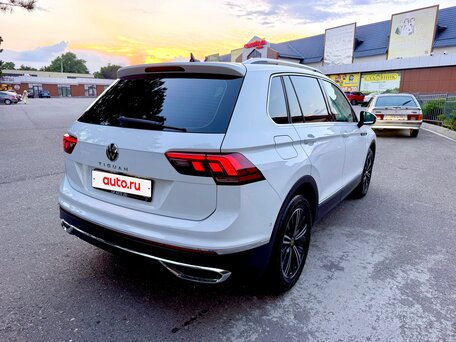 2021 Volkswagen Tiguan II Рестайлинг, белый, 3650000 рублей, вид 4