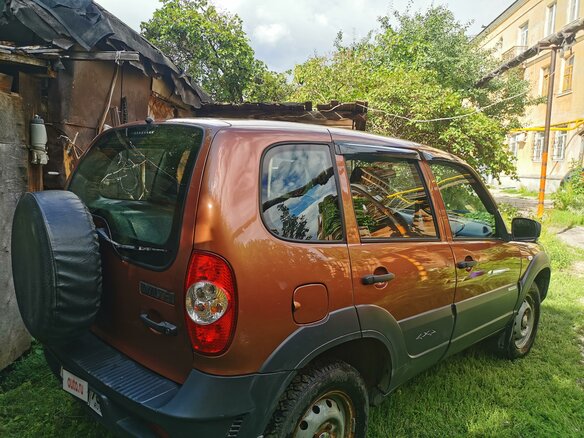 2018 Chevrolet Niva I Рестайлинг, коричневый, 740000 рублей - вид 1