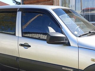 2016 Chevrolet Niva I Рестайлинг, серебристый, 650000 рублей, вид 4
