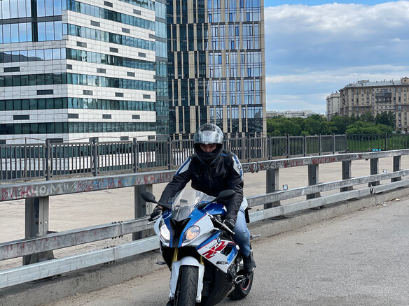 2018 BMW S 1000 RR, белый, 1500000 рублей - вид 2