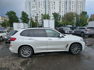 2019 BMW X5 30d IV (G05/G18), белый, 5700000 рублей, вид 3