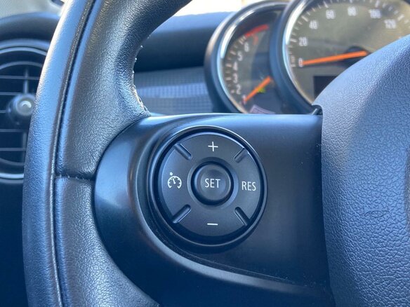 2015 Mini Hatch Cooper III (F55/F56), белый - вид 17