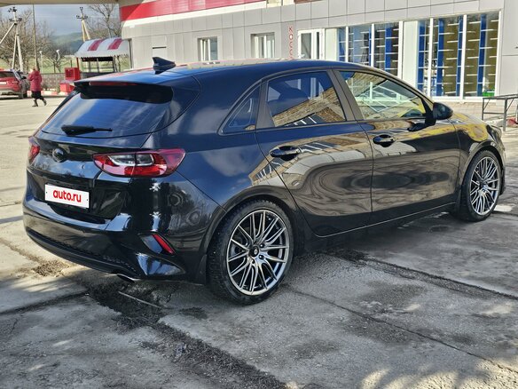 2018 Kia Ceed III, чёрный, 1600000 рублей - вид 11