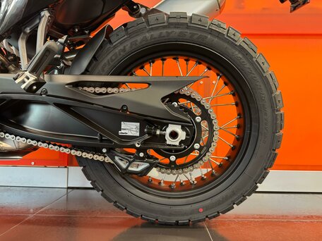 2024 KTM 790 Adventure, белый, 1449900 рублей, вид 4