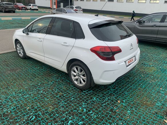 2012 Citroen C4 II, белый, 550000 рублей - вид 4