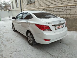 2013 Hyundai Solaris I, белый, 730000 рублей, вид 4
