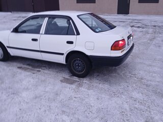 1997 Toyota Corolla VIII (E110) Рестайлинг, белый, 350000 рублей, вид 4