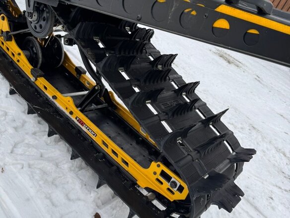2014 BRP Ski-Doo Summit 800, жёлтый, 1000000 рублей - вид 5