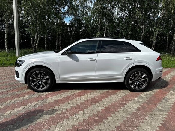 2021 Audi Q8 45 TDI I (4M), белый, 7099000 рублей - вид 7