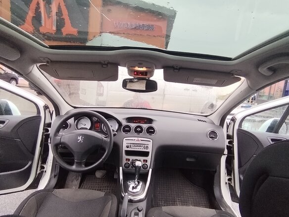 2009 Peugeot 308 I, белый, 400000 рублей - вид 5
