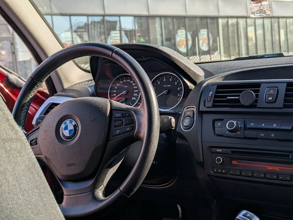 2012 BMW 1 серии 116i II (F20/F21), красный, 1100000 рублей - вид 18