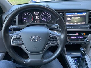 2017 Hyundai Elantra VI (AD), чёрный, 1890000 рублей, вид 1