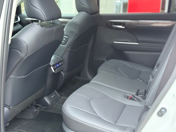 2025 Toyota Highlander IV (XU70), белый, 5550000 рублей - вид 31