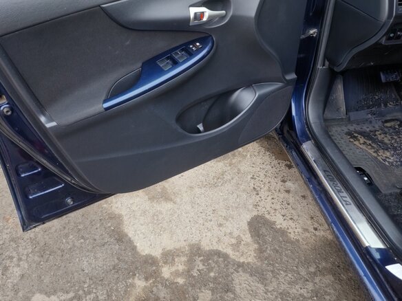 2011 Toyota Corolla X (E140, E150) Рестайлинг, синий, 1500000 рублей - вид 8