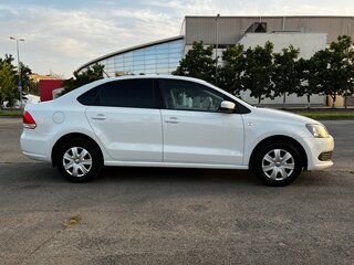 2015 Volkswagen Polo V, белый, 1250000 рублей, вид 4