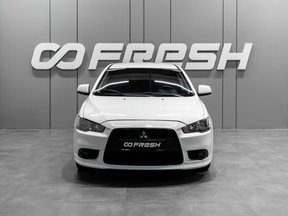 2014 Mitsubishi Lancer X Рестайлинг, белый, 1040000 рублей - вид 2