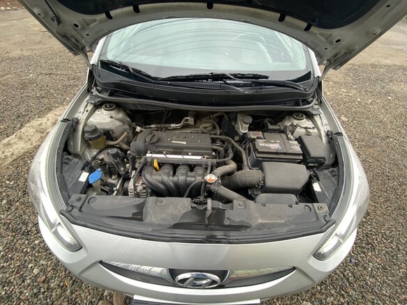 2013 Hyundai Accent IV, серебристый, 750000 рублей - вид 6