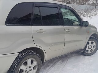 2000 Toyota RAV4 II (XA20), золотистый, 850000 рублей, вид 2