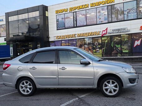 2014 Lada (ВАЗ) Granta I, серебристый, 420000 рублей, вид 4
