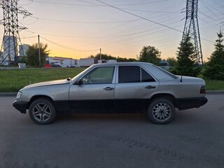 1986 Mercedes-Benz W124 300, серебристый, 255000 рублей, вид 3