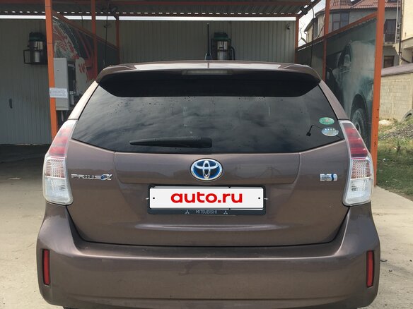 2016 Toyota Prius Alpha I (ZVW40/41) Рестайлинг, коричневый, 1600000 рублей - вид 4