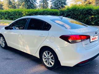 2017 Kia Cerato III Рестайлинг (Classic), белый, 1420000 рублей, вид 5