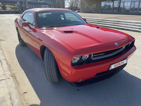 2009 Dodge Challenger III, красный - вид 6