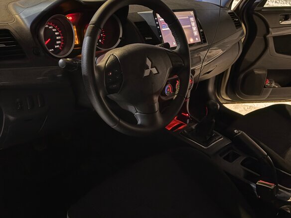 2008 Mitsubishi Lancer X, бежевый, 450000 рублей - вид 9