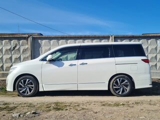 2010 Nissan Elgrand III (E52), белый, 2570000 рублей, вид 5