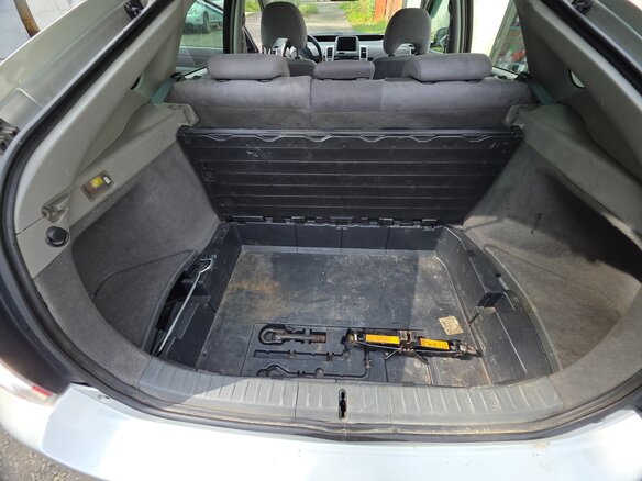 2004 Toyota Prius II (XW20), серебристый, 530000 рублей - вид 10
