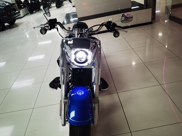 2026 Harley-Davidson Fat Boy, синий, 3300000 рублей - вид 22