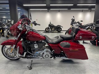2016 Harley-Davidson CVO Street Glide, красный, 1611000 рублей, вид 2