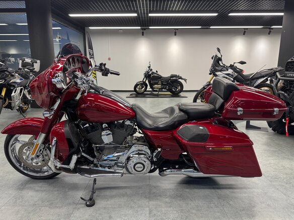 2016 Harley-Davidson CVO Street Glide, красный, 1611000 рублей - вид 1