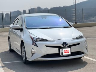 2016 Toyota Prius IV (XW50), белый, 1500000 рублей, вид 3