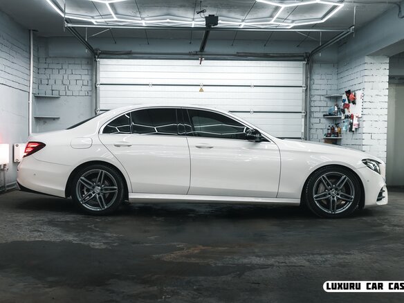 2016 Mercedes-Benz E-Класс 200 V (W213, S213, C238), белый - вид 1