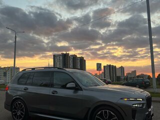 2023 BMW X7 40i I (G07) Рестайлинг, серый, 6650000 рублей, вид 5