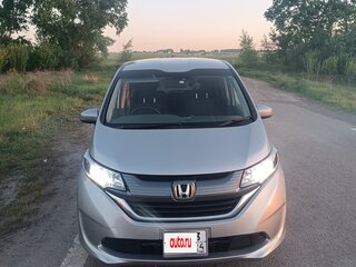 2017 Honda Freed+ II, серый, 1375000 рублей, вид 1