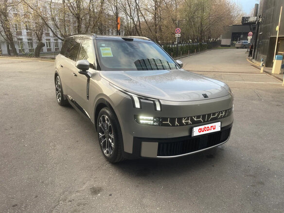 2026 Lynk & Co 900, бежевый - вид 3
