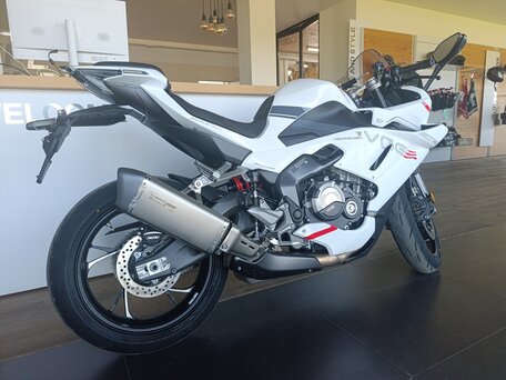 2026 Voge RR500S, белый, 687000 рублей, вид 3