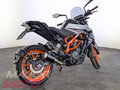 2022 KTM 390 Duke, чёрный - вид 1