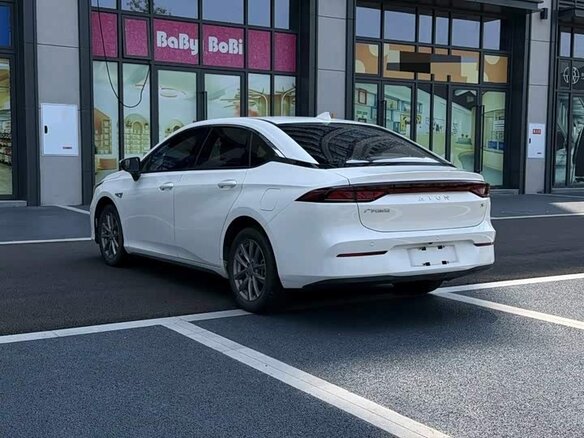 2024 Aion S 580, белый - вид 5