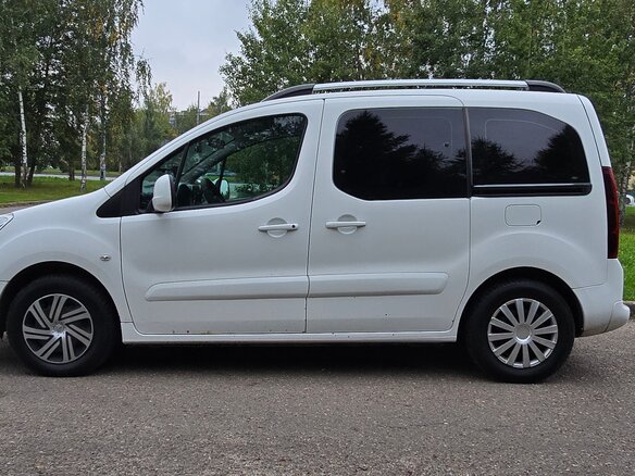 2013 Citroen Berlingo II Рестайлинг, белый, 990000 рублей - вид 5