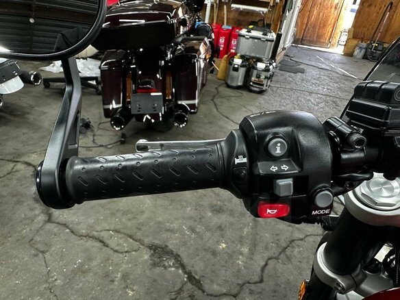 2022 Triumph Speed Twin, красный, 1250000 рублей - вид 11