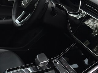 2021 Audi Q7 45 TFSI II (4M) Рестайлинг, серый, 5990000 рублей, вид 3