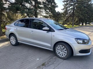 2015 Volkswagen Polo V, серебристый, 880000 рублей, вид 3