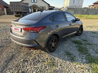 2021 Hyundai Solaris II Рестайлинг, серый, 1250000 рублей, вид 4