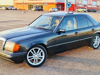 1988 Mercedes-Benz W124 260, чёрный, 317000 рублей, вид 1