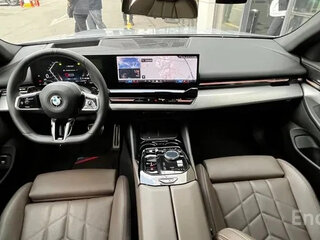 2024 BMW 5 серии 520i VIII (G60/G61/G68), голубой, 4689000 рублей, вид 5