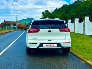 2018 Kia Niro Plug-in hybrid I, белый, 2770000 рублей, вид 3