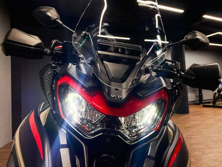 2026 Benelli TRK 702 X, бежевый, 789000 рублей, вид 4